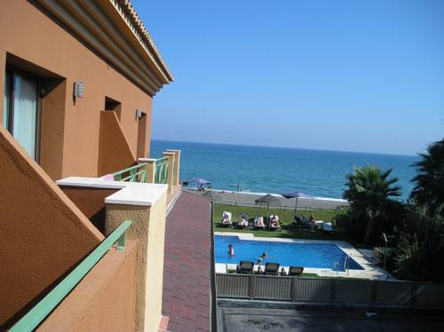Axarquia Beach Hotel Альмаяте-Бахо Экстерьер фото
