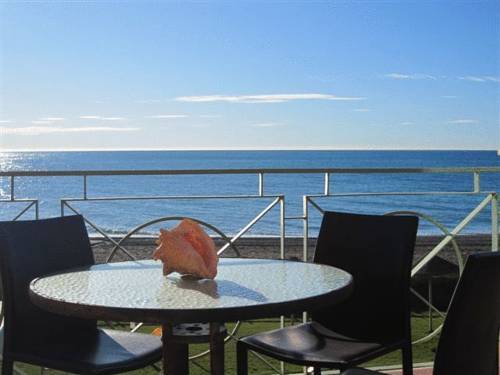 Axarquia Beach Hotel Альмаяте-Бахо Экстерьер фото